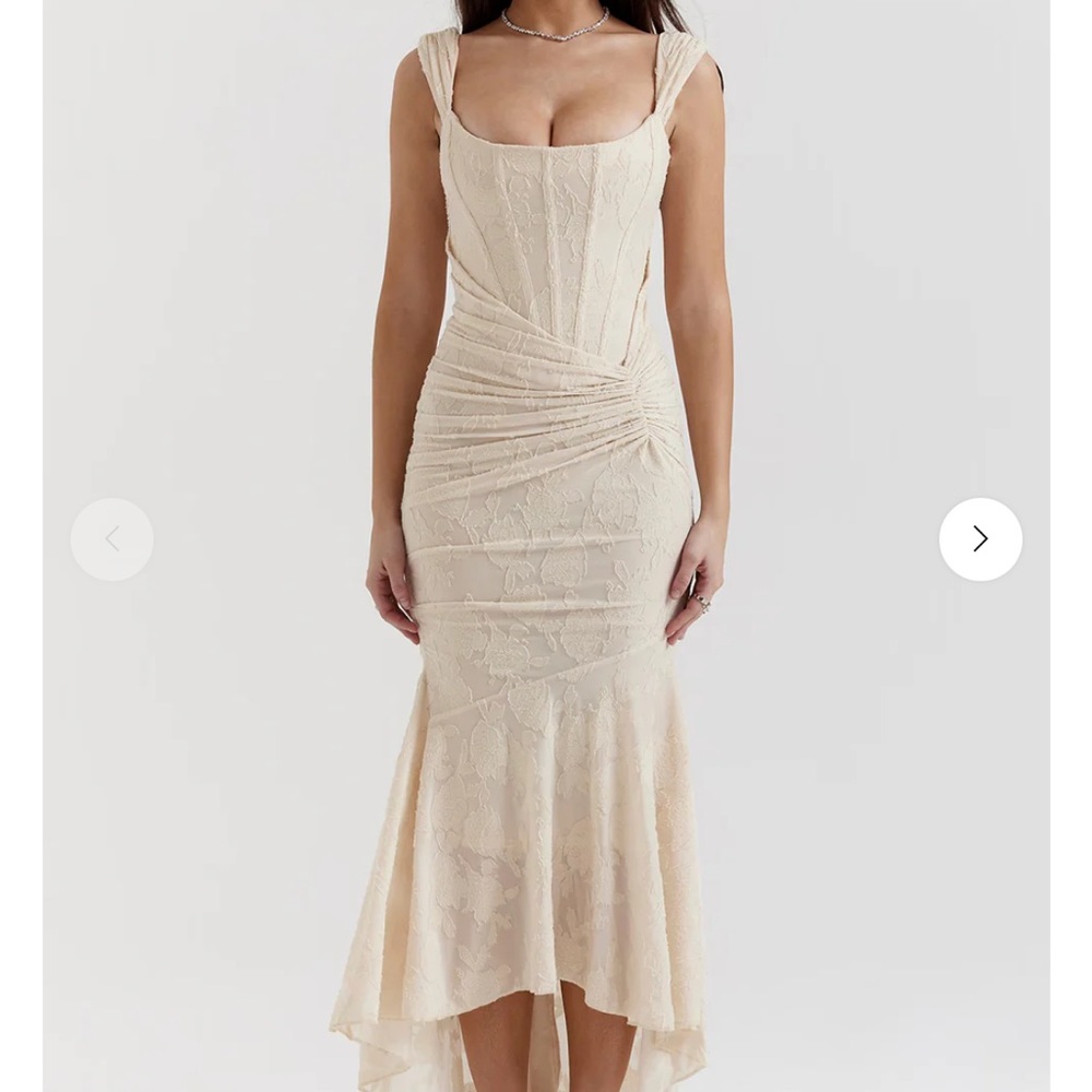 Elegant Cream Lace Dress